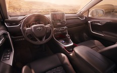 Интерьер Toyota RAV4