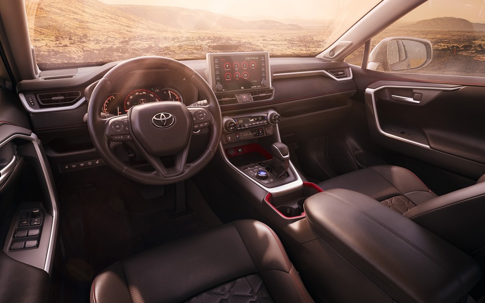 Интерьер Toyota RAV4