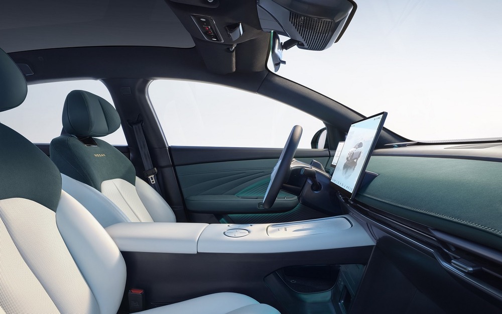 Интерьер Nissan N7