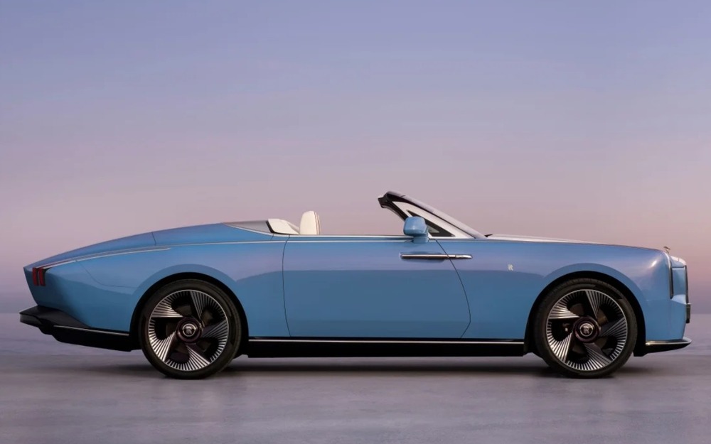 Rolls-Royce показал модель 2028 года - таких сделают всего 100 штук