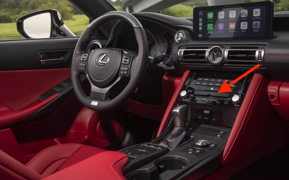 Такое еще делают? Последние японские автомобили с CD-плеерами в 2025 году