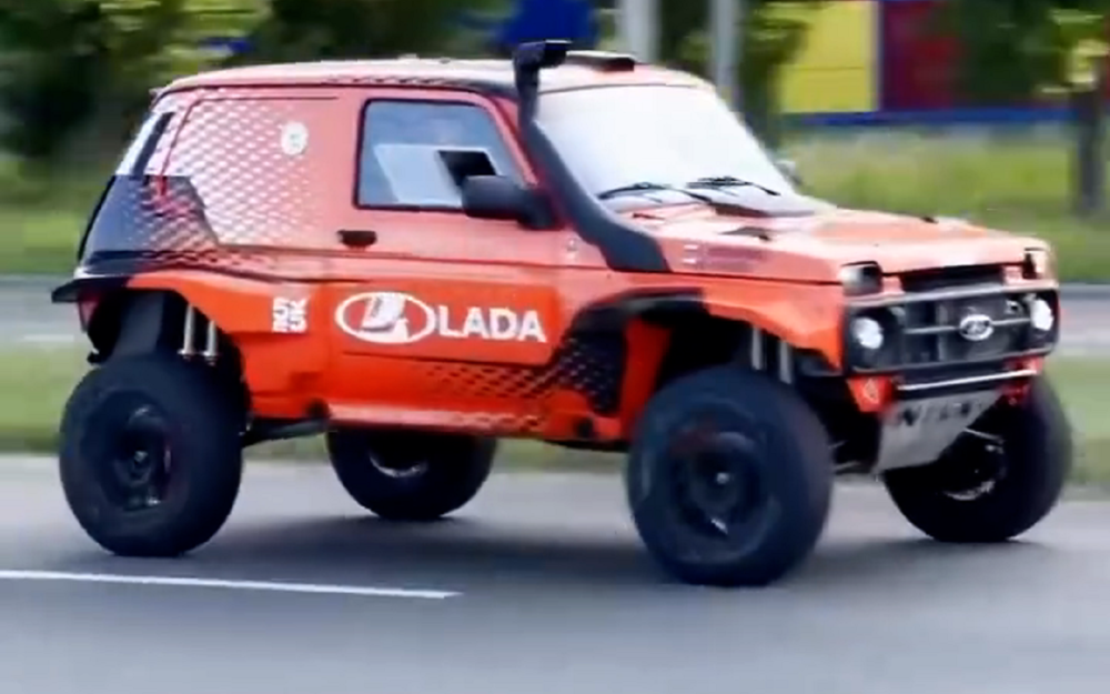 280-сильную Ниву Sport Turbo засняли на дороге!
