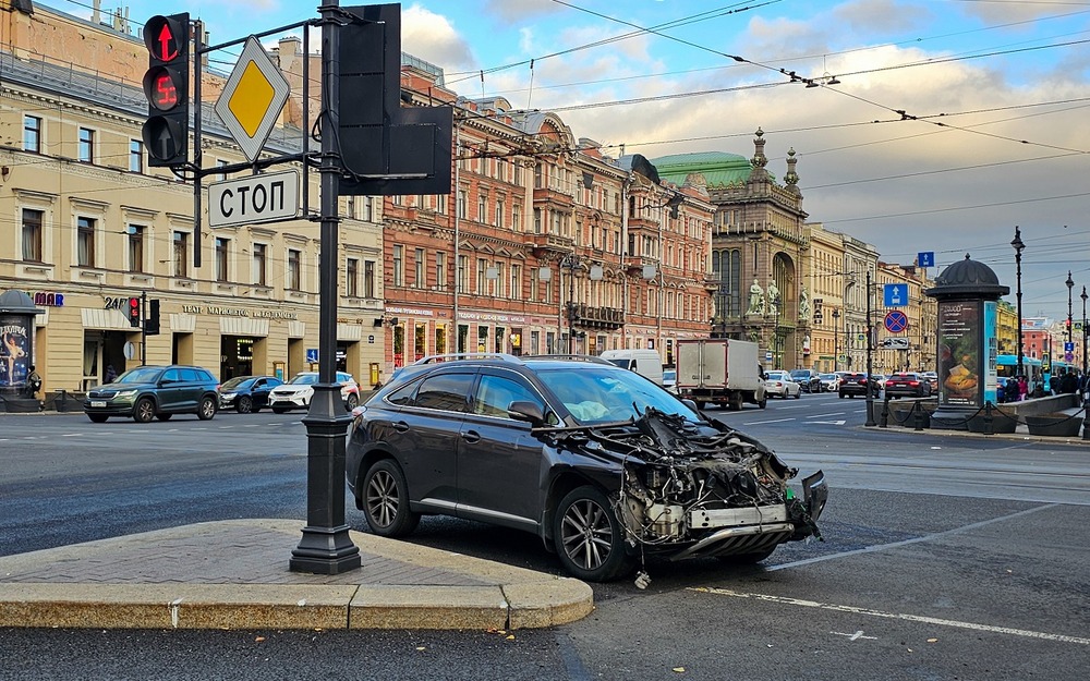 Свежая статистика дорожных аварий: в Питере - бить?