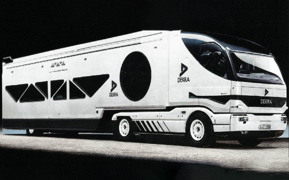 Назад в будущее - на фантастическом грузовике Dekra!