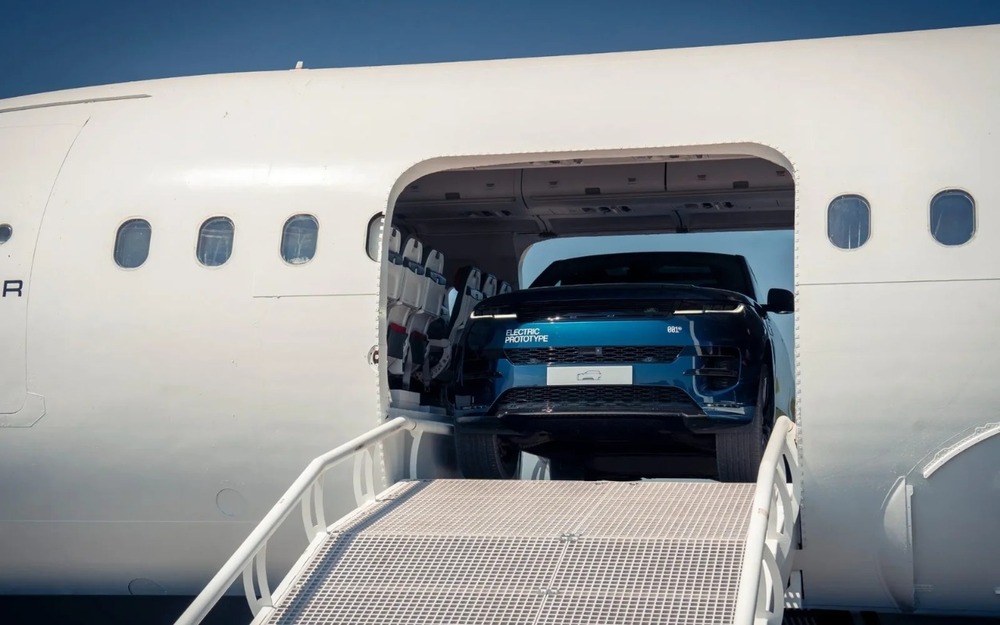 Презентация Range Rover Sport Electric