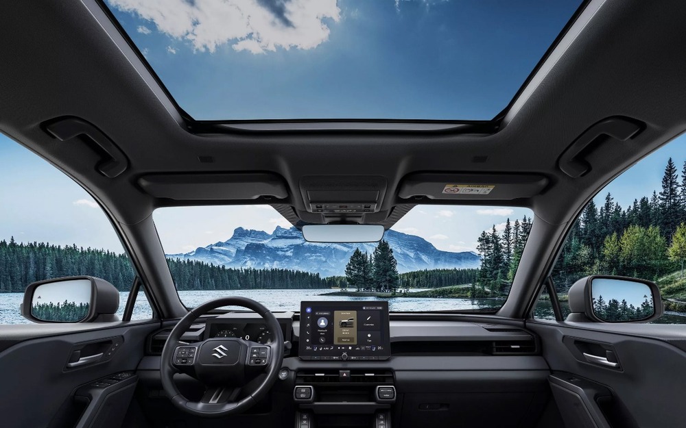 Интерьер Suzuki Across 2024