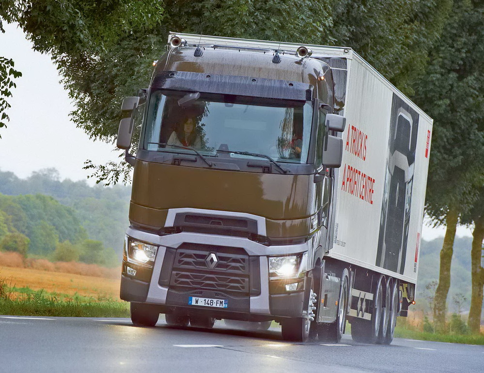 Тягач Renault T-серии: обживаем новый флагман