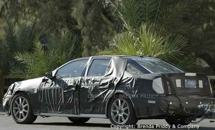 Новый флагман Cadillac в камуфляже