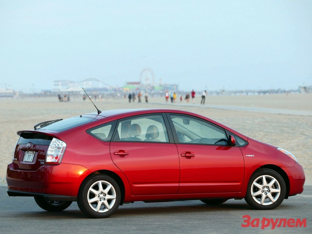 Успех Prius побудил Toyota расширить линейку гибридов