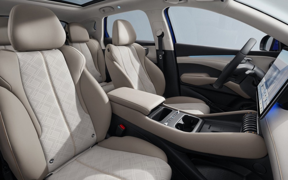 Интерьер BYD Atto 3 Evo