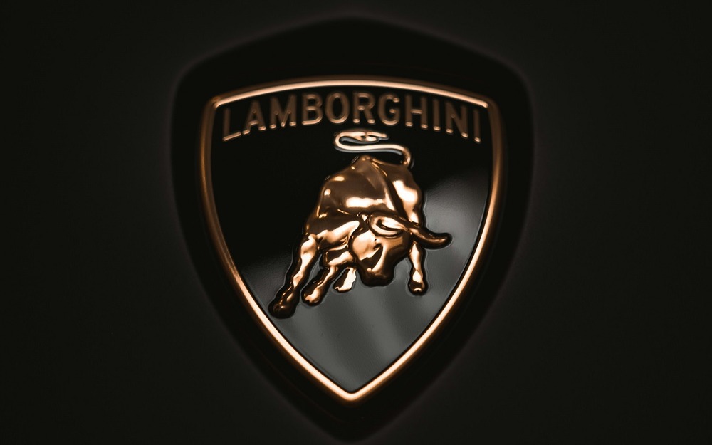Lamborghini засудила дилера за продажу машин сутенерам и наркоторговцам
