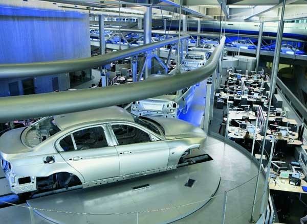 Канцлер открыл завод BMW в Лейпциге