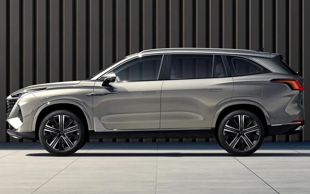 7 мест, больше 200 л.с., АКП, полный привод - новый флагман Москвича?