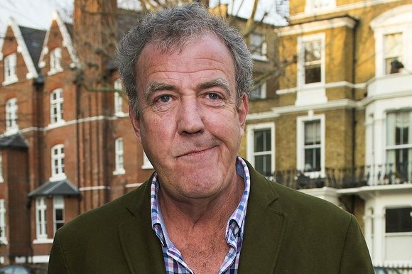 Ведущий Top Gear Джереми Кларксон извинился перед директором BBC