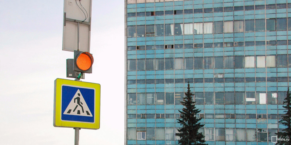 Еще 160 «одноглазых» светофоров установят на пешеходных переходах в Москве