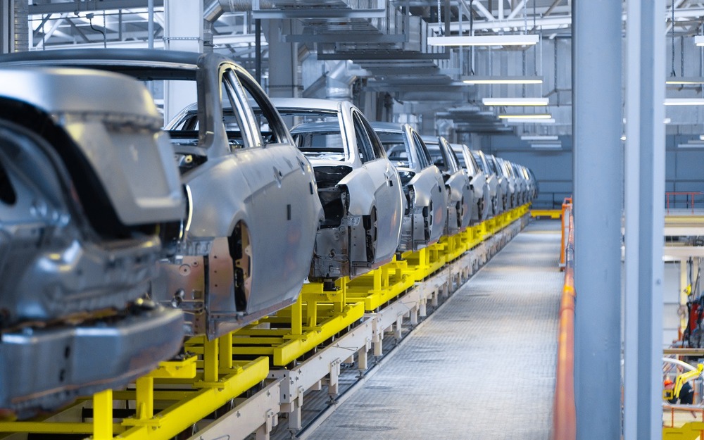 Немецкие автогиганты могут исчезнуть к 2030 году: прогноз экономиста