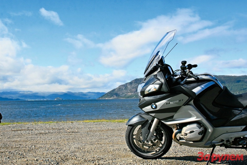 BMW R1200RT: спорт-турер, 2010 г., 1170 см³, 110 л.с., 230 кг, 1 026 000 руб.