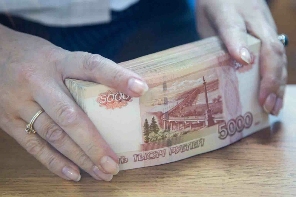 Стало известно, как распределялись средства господдержки автопроизводителей