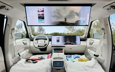 Интерьер Lynk &amp; Co 900