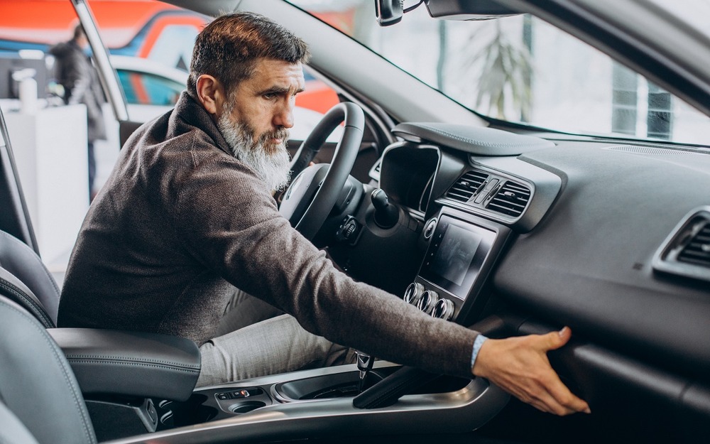 О чем предупреждают странные запахи в вашем автомобиле