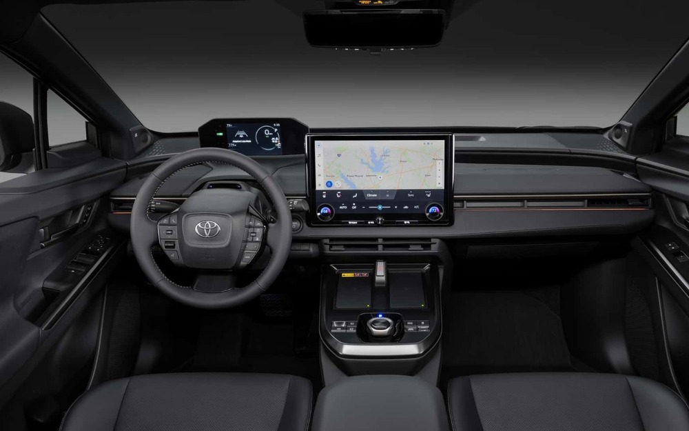 Интерьер Toyota bZ Woodland 2026