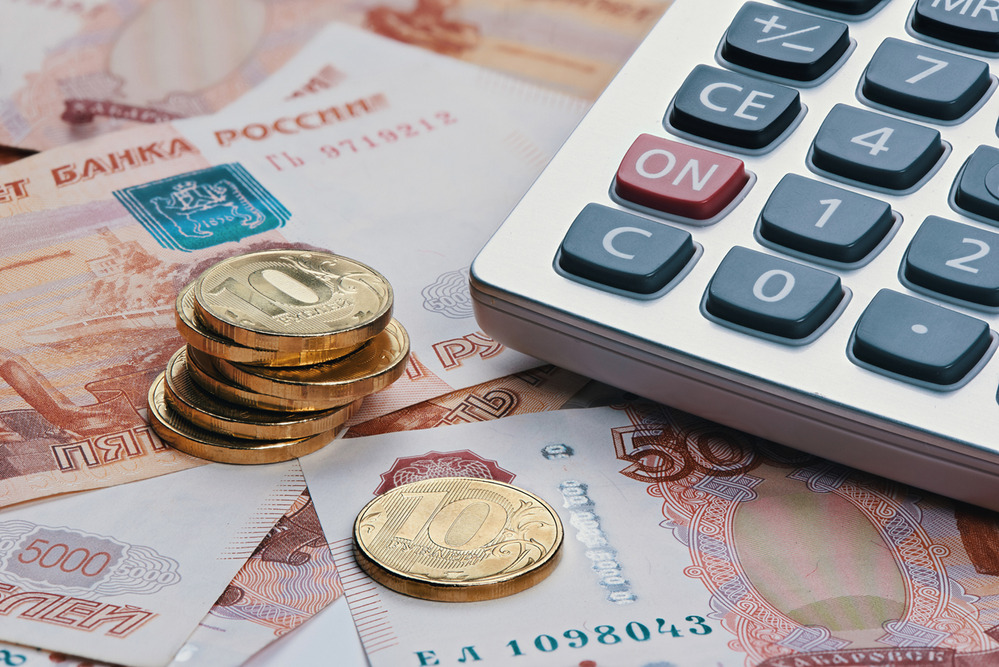 Стало известно, сколько получают рабочие на наших автозаводах
