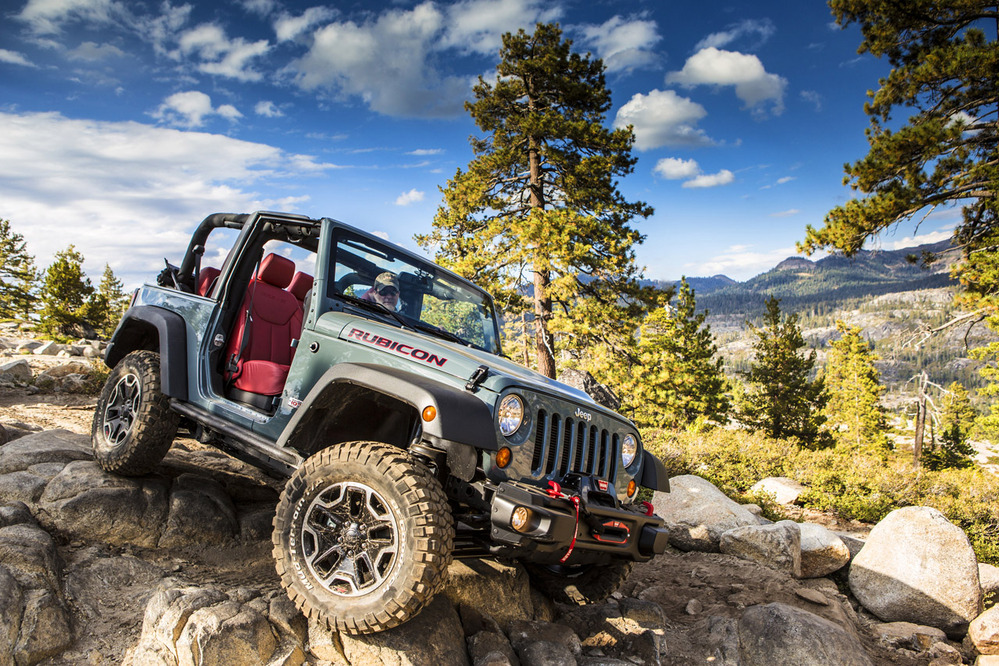 Jeep отмечает юбилей Wrangler Rubicon и хочет возродить Grand Wagoneer