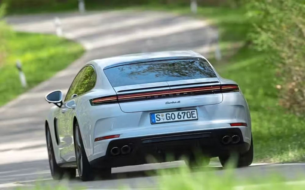 Porsche обманул ожидания: гибриды премиум-класса оказались «безнадежными»  в плане экологичности