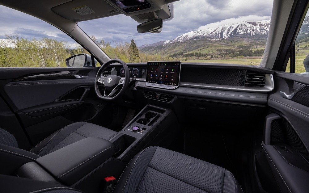 Интерьер Volkswagen Tiguan L Pro