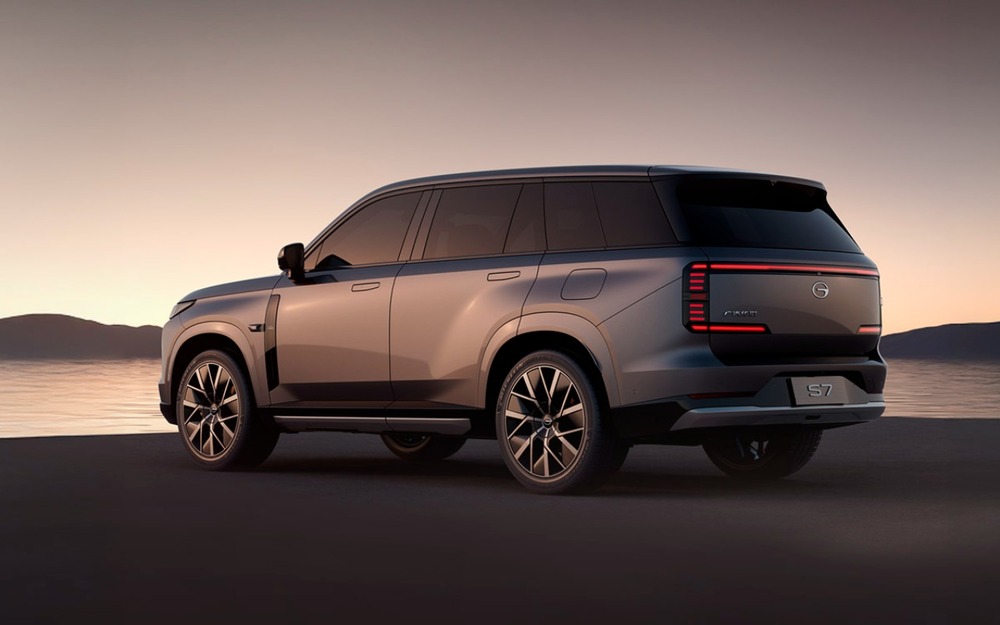 Полный привод, 500 сил - новый флагман в РФ