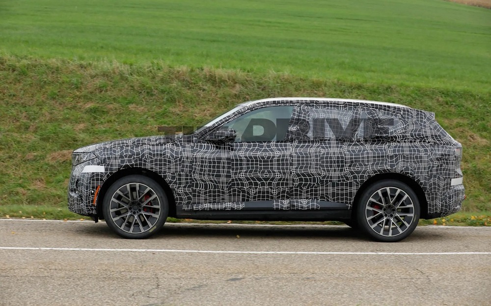 BMW тестирует кроссовер X5 нового поколения с ДВС