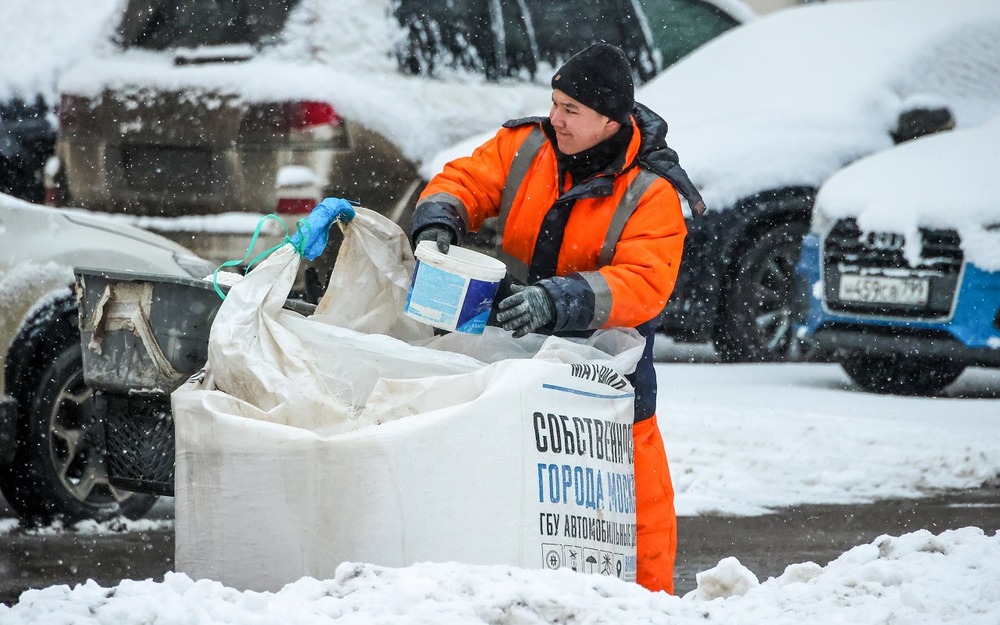 Чем обрабатывают дороги - реагенты проверили на безопасность!