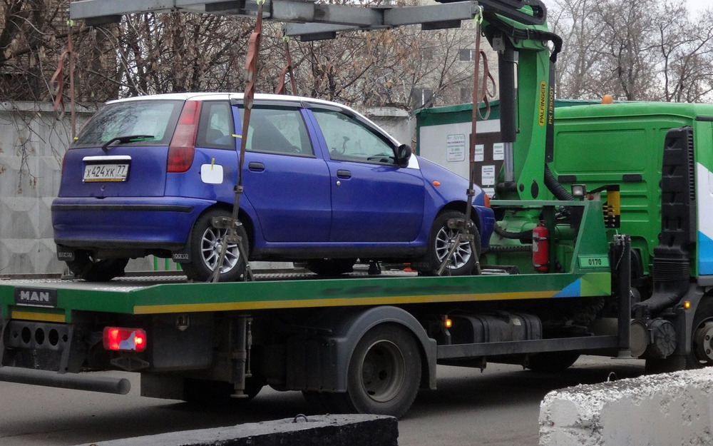 Уплата таможенных пошлин и НДС: какие авто с номерами РФ эвакуируют с 16 марта