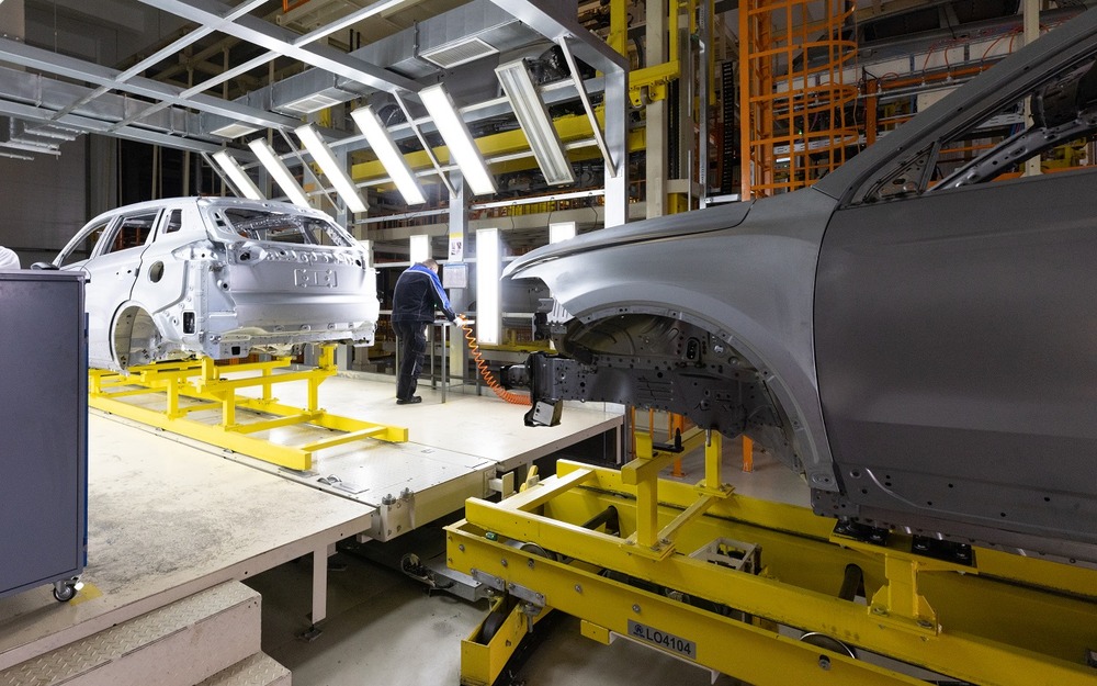 ЦСР: среди всех отраслей промышленности РФ автопром показал наихудший результат