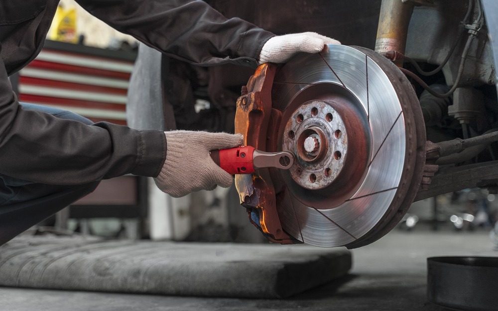 Не просто скрежет: 4 звука в тормозах, которые нельзя игнорировать