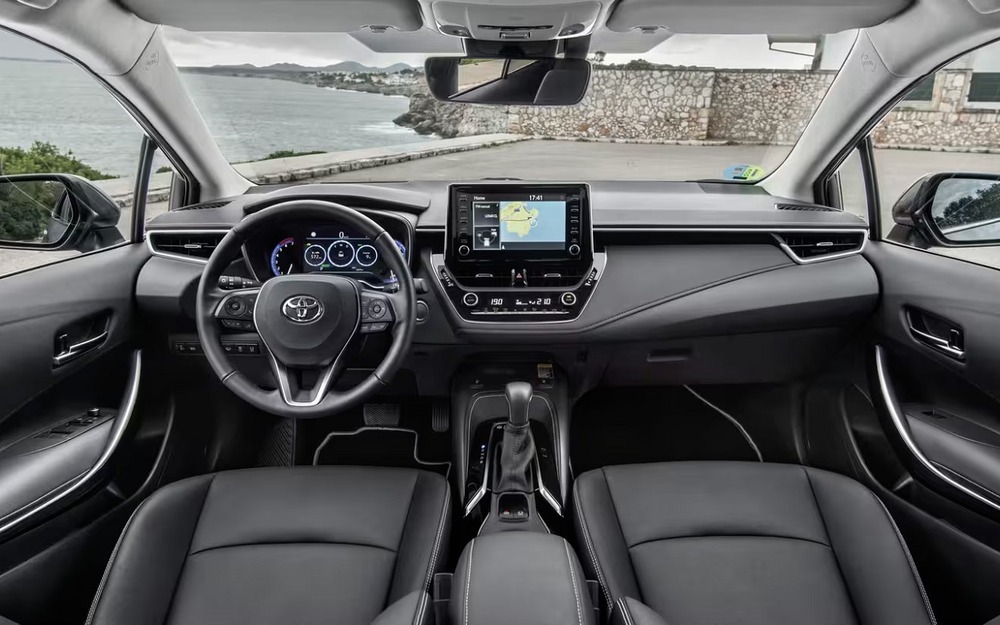 Интерьер Toyota Corolla