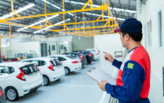 Автодилеры рассказали, сколько сейчас нераспроданных авто пылится на складах