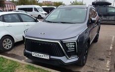 Новую модель Москвича засняли на улицах столицы