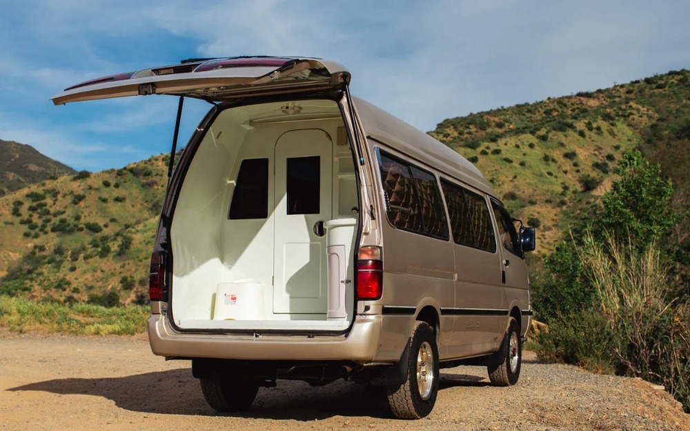 Кемпер Toyota Hiаce