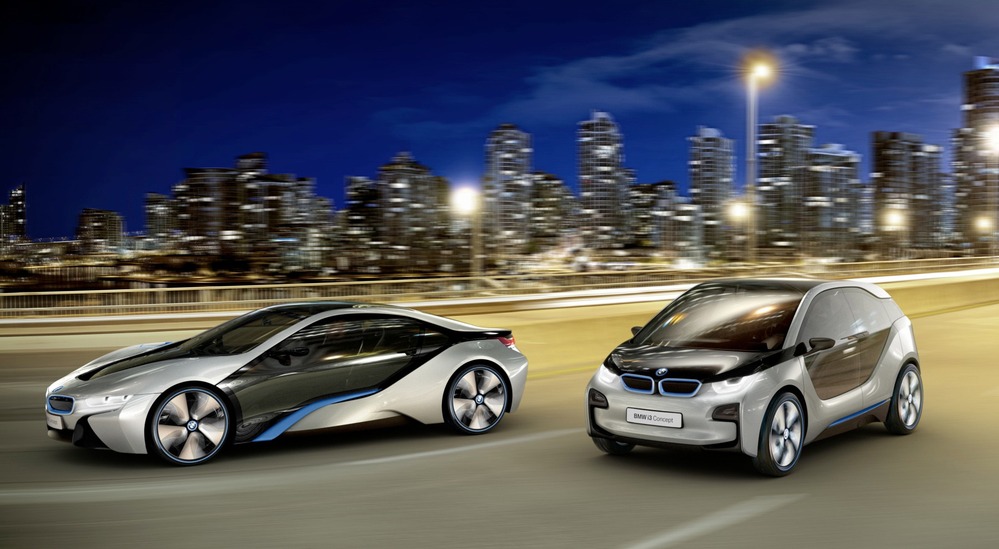 BMW начинает продажи электромобилей BMW i в России