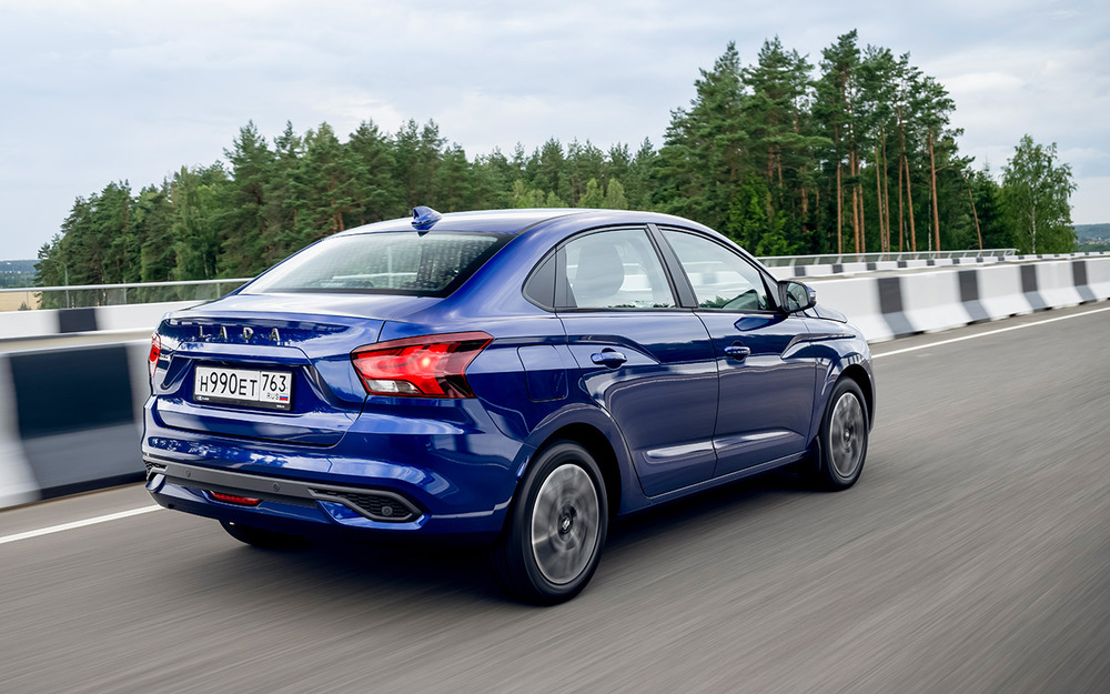 Среди конкурентов вазовцы видят, например, Changan Alsvin - по управляемости Искра, говорят, «уделает» его в одни ворота. Проверим!