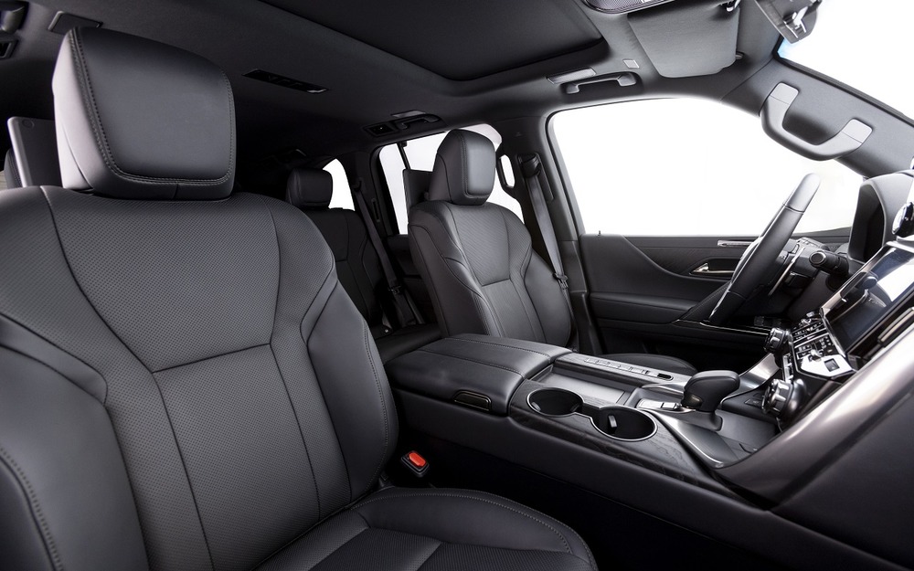 Интерьер Lexus LX 2026