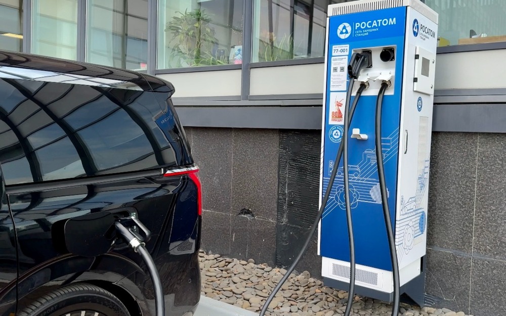 Что такое «зарядная тревожность» владельцев электрокаров и как с ней борются