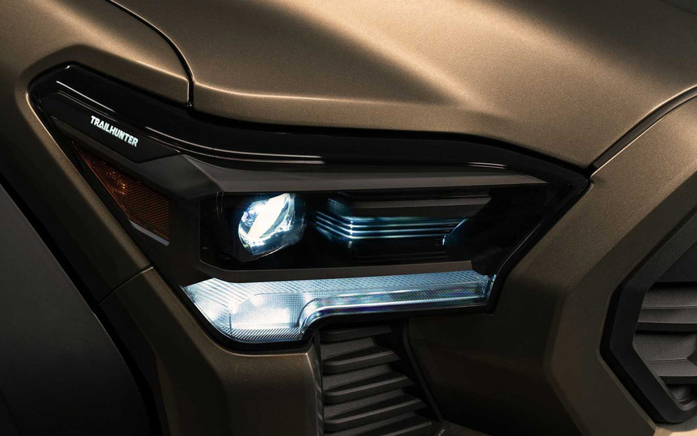 Toyota показала Trailhunter - новый внедорожник для путешествий