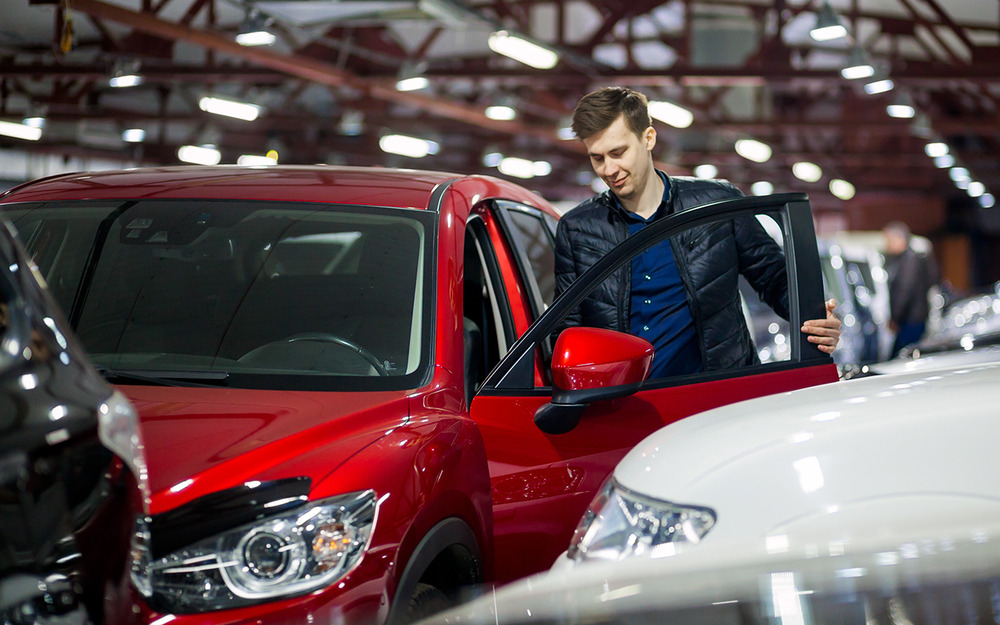 Цены в октябре на Mercedes-Benz, BMW 5er и Lexus NX упали на вторичке на 4%