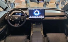 Интерьер Toyota bZ7