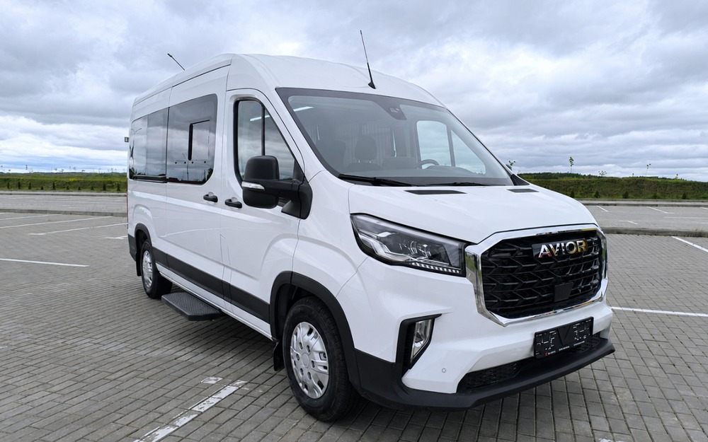 Avior Touring Bus
