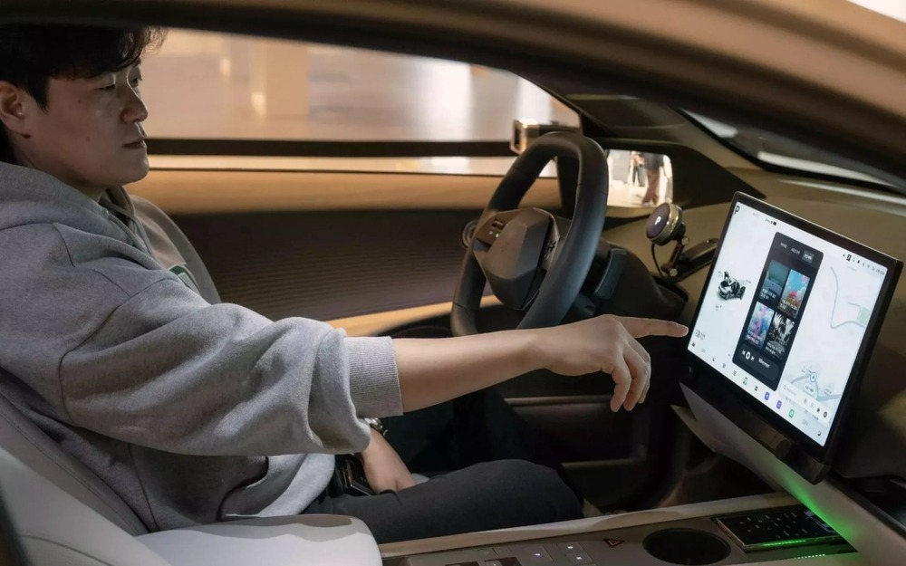 Hyundai Elantra новой генерации сменит углы на плавные линии