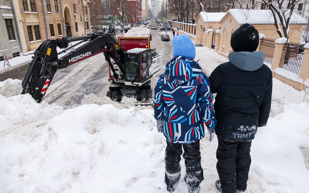 Застряли в сугробе? Знайте, кому жаловаться!