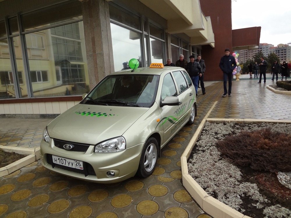 Первые электромобили El Lada доставлены в Кисловодск d 2013 u/